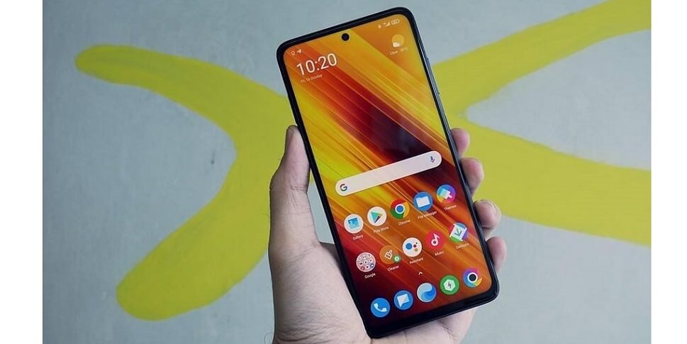 смартфон с ярким дисплеем